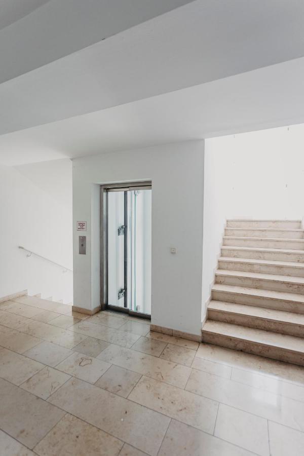 Traber Apartments Im Herzen Leipzigs Balkon Parkplatz المظهر الخارجي الصورة