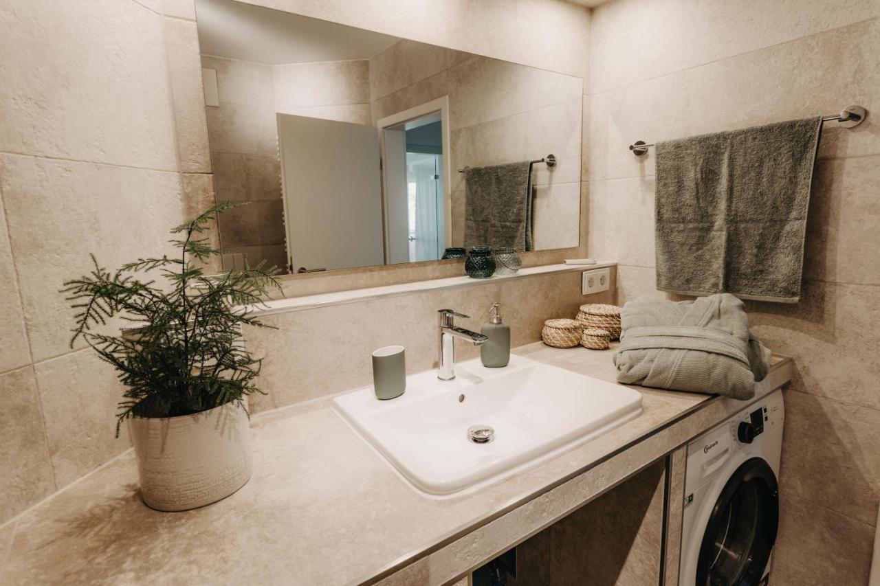 Traber Apartments Im Herzen Leipzigs Balkon Parkplatz المظهر الخارجي الصورة