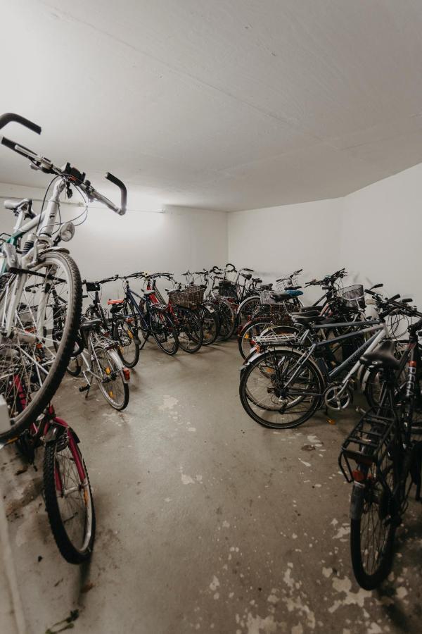 Traber Apartments Im Herzen Leipzigs Balkon Parkplatz المظهر الخارجي الصورة