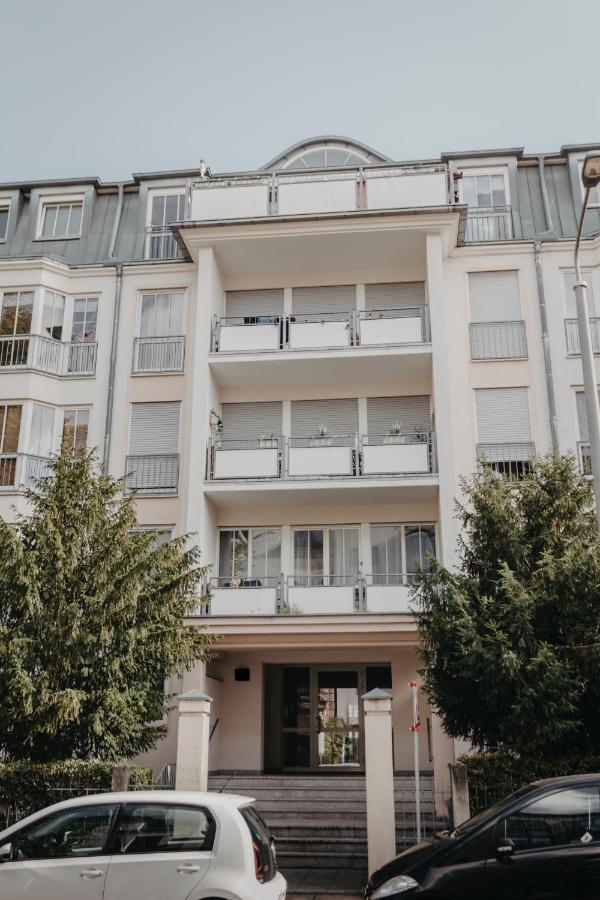 Traber Apartments Im Herzen Leipzigs Balkon Parkplatz المظهر الخارجي الصورة