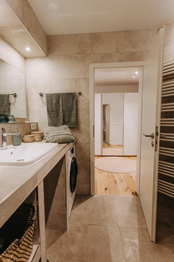 Traber Apartments Im Herzen Leipzigs Balkon Parkplatz المظهر الخارجي الصورة